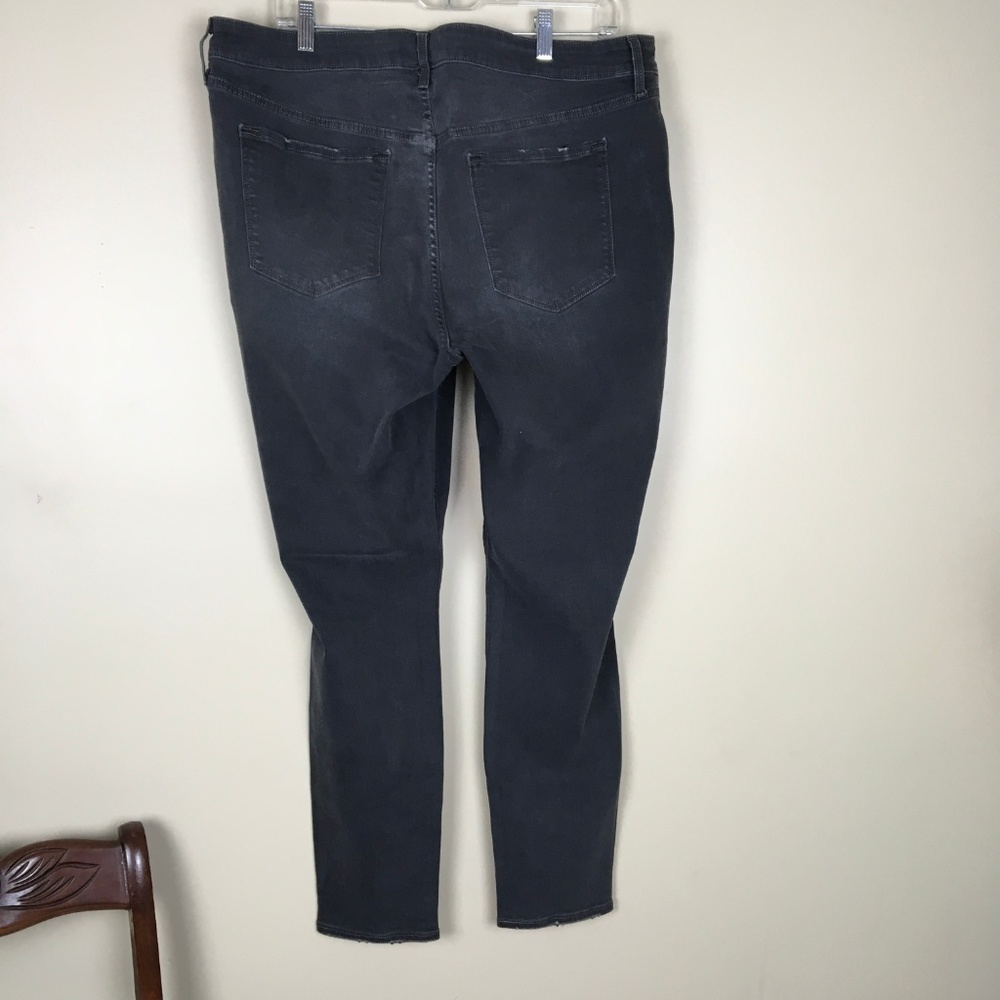 OLD NAVY ROCKSTAR MID RISE BLACK JEANS DISTRESSED - Picture 6 of 7